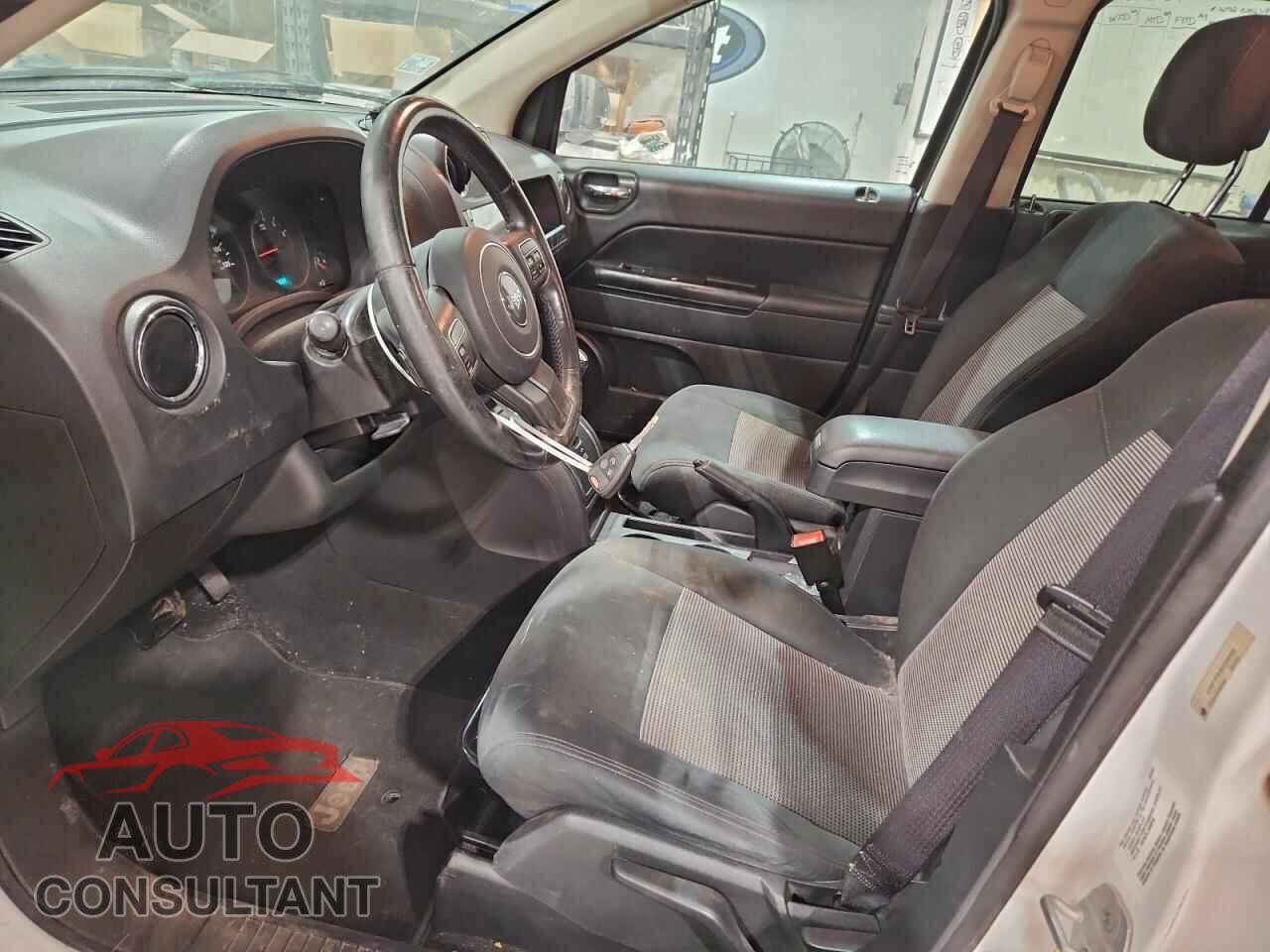 JEEP COMPASS 2011 - 1J4NF1FB3BD250485