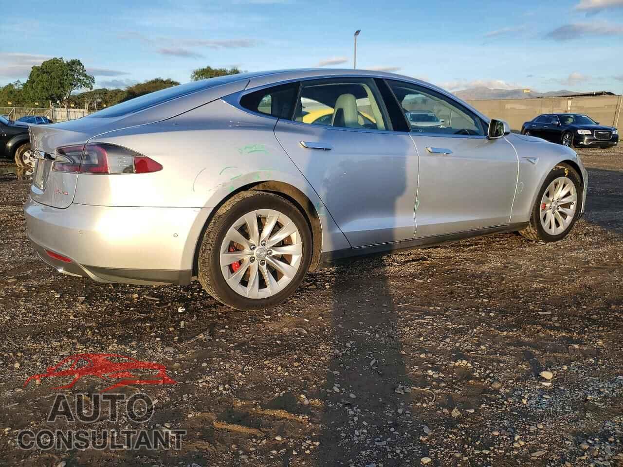 TESLA MODEL S 2015 - 5YJSA1H2XFFP75269