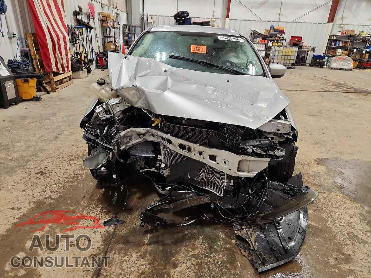 FORD FOCUS 2018 - 1FADP3FE0JL201338