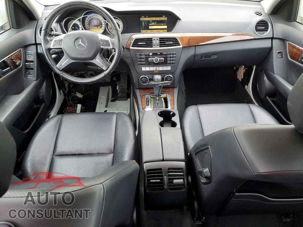 MERCEDES-BENZ C-CLASS 2012 - WDDGF8BB2CA633114