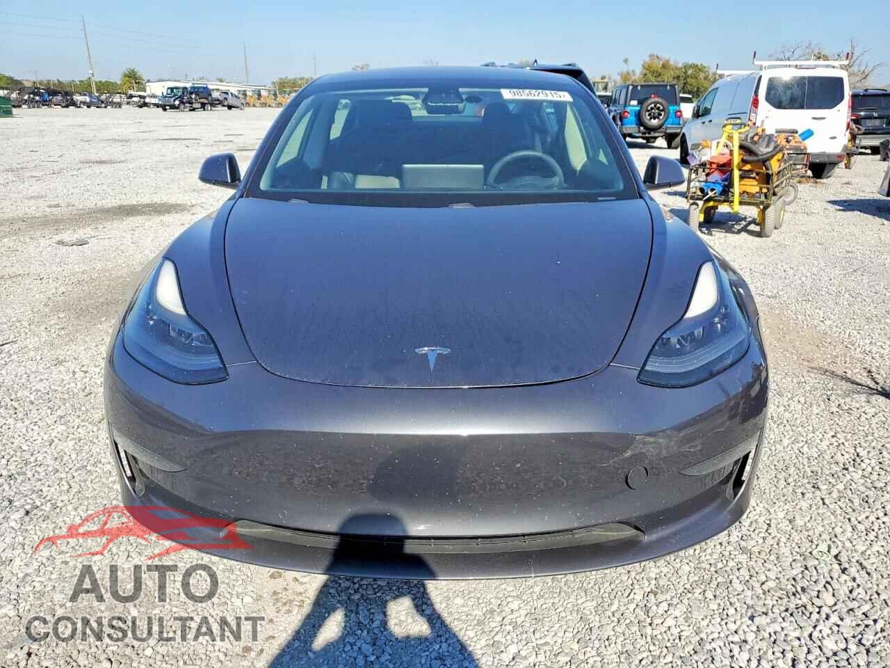 TESLA MODEL 3 2021 - 5YJ3E1EB8MF044530
