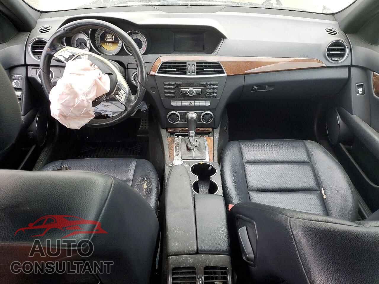 MERCEDES-BENZ C-CLASS 2012 - WDDGF8BB5CA630269