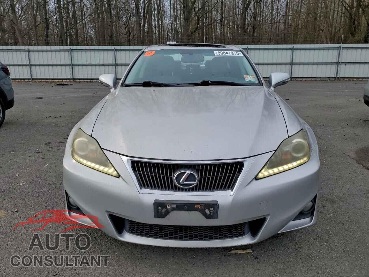 LEXUS IS 2011 - JTHCF5C23B5048375