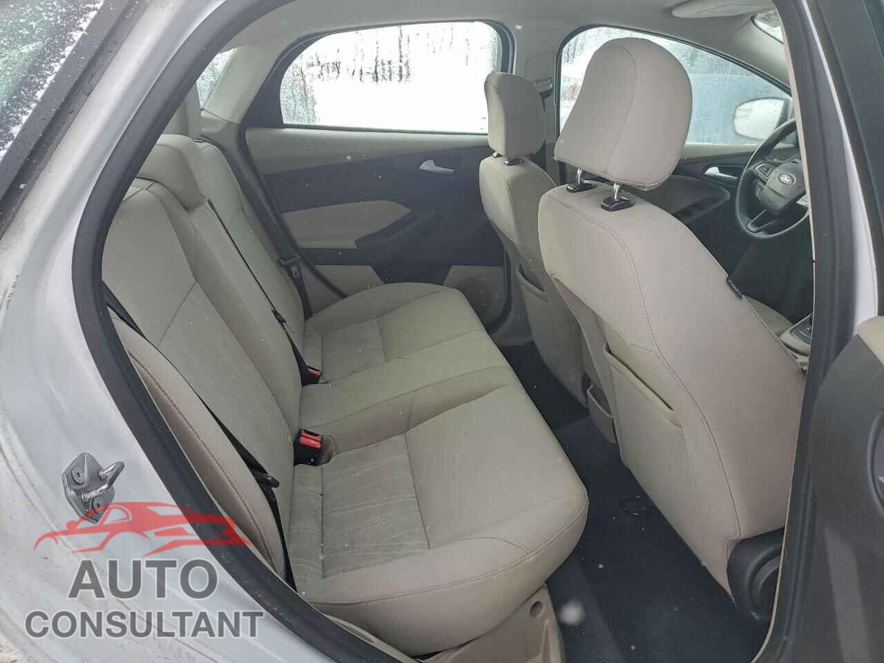 FORD FOCUS 2015 - 1FADP3F23FL212816