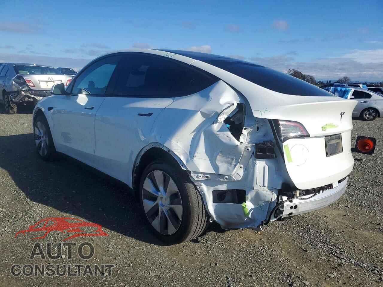 TESLA MODEL Y 2024 - 7SAYGAEE6RF070130