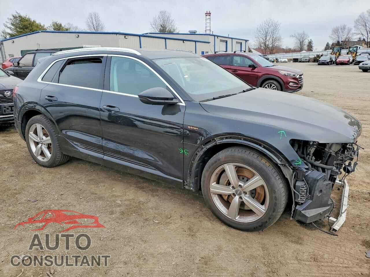 AUDI E-TRON 2019 - WA1LAAGE6KB020451