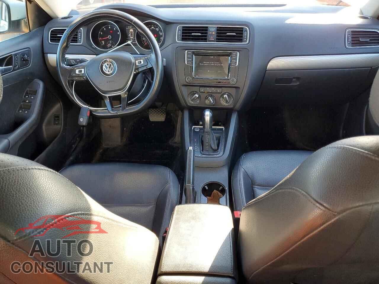 VOLKSWAGEN JETTA 2017 - 3VWDB7AJ2HM386325