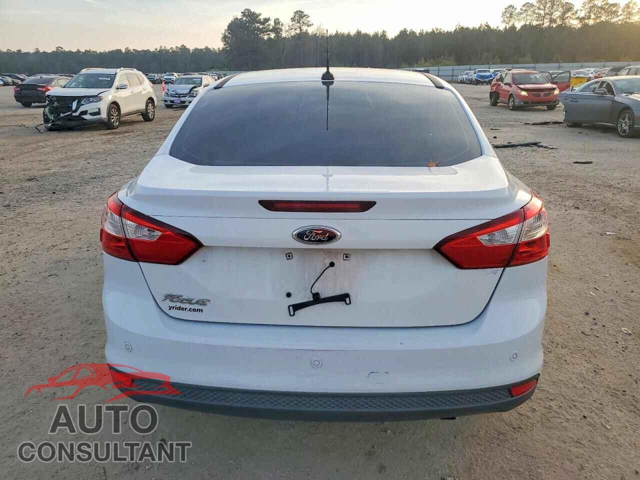 FORD FOCUS 2014 - 1FADP3F21EL179152