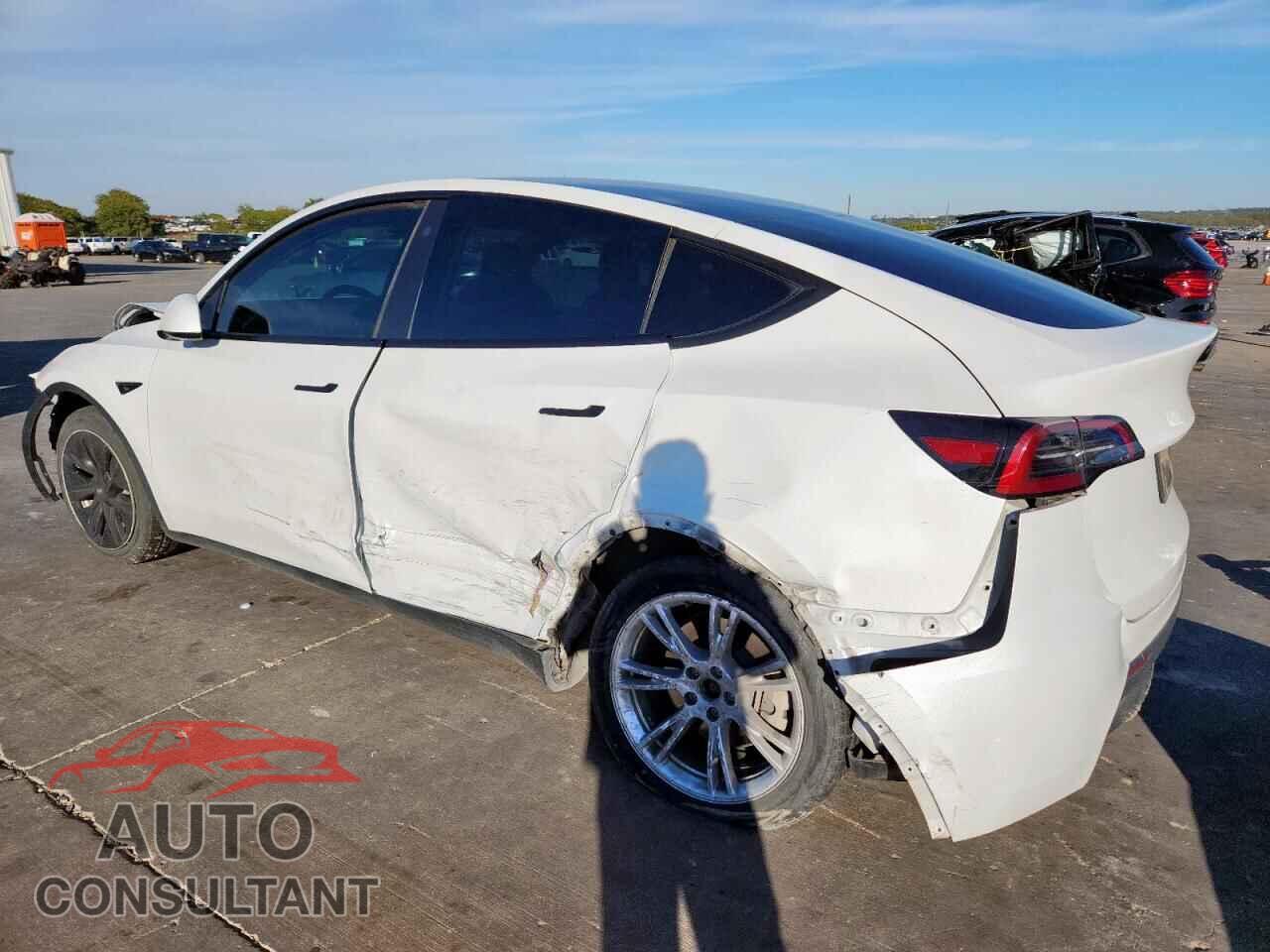 TESLA MODEL Y 2023 - 7SAYGAEEXPF601116