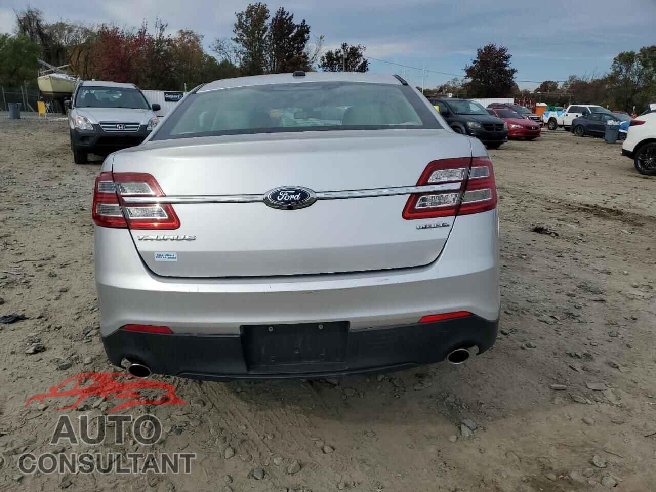 FORD TAURUS 2018 - 1FAHP2D89JG131422