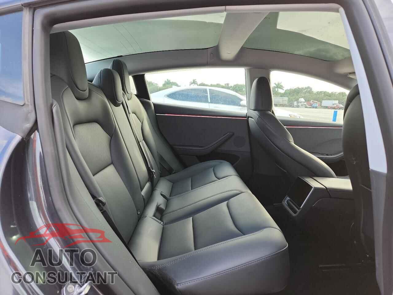 TESLA MODEL 3 2025 - 5YJ3E1EA9SF972013