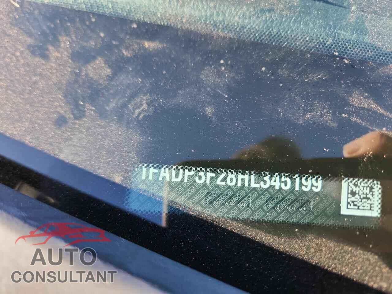 FORD FOCUS 2017 - 1FADP3F28HL345199