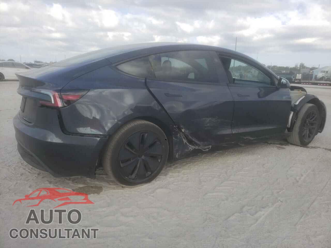 TESLA MODEL 3 2024 - 5YJ3E1EAXRF726484