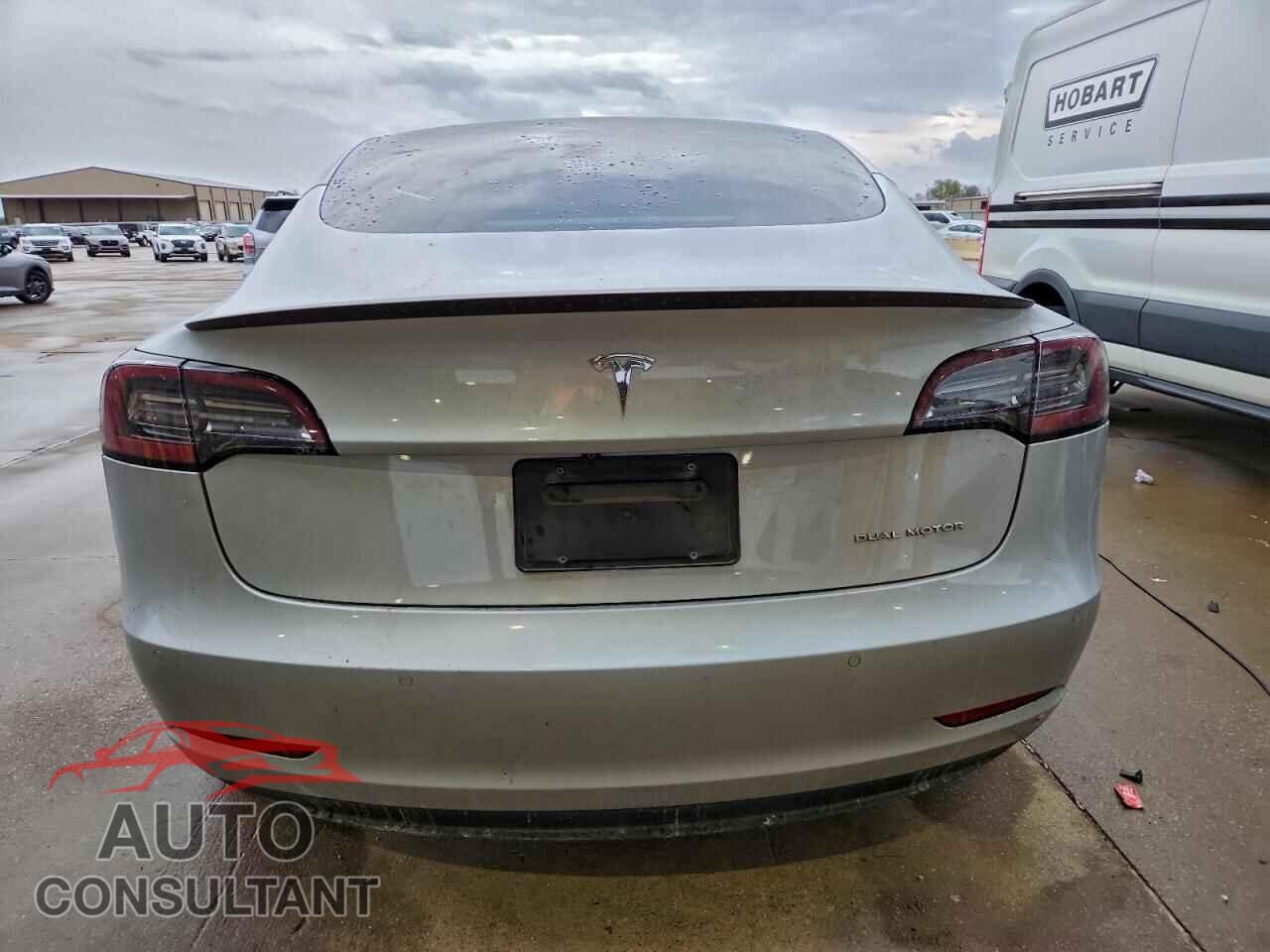 TESLA MODEL 3 2018 - 5YJ3E1EBXJF065357