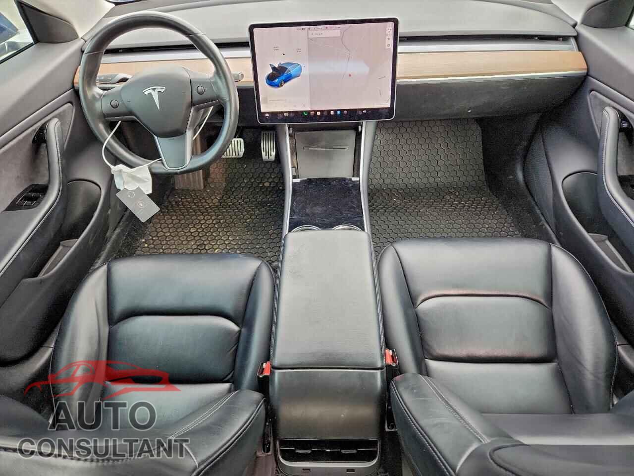 TESLA MODEL 3 2019 - 5YJ3E1EB3KF210837