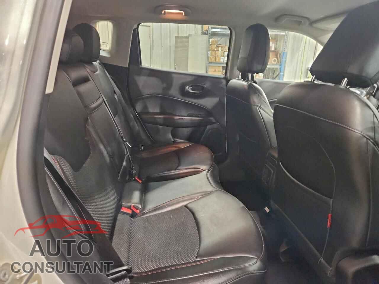 JEEP COMPASS 2019 - 3C4NJDDB4KT681999