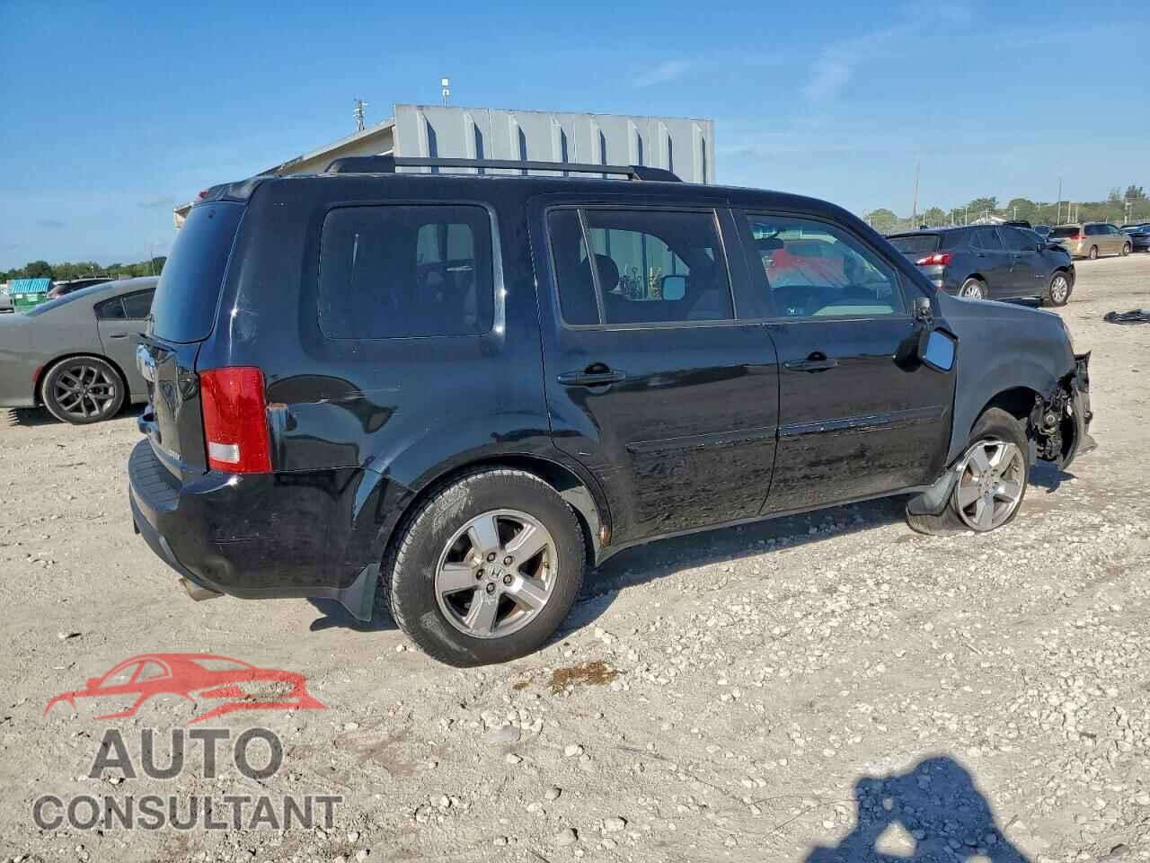 HONDA PILOT 2011 - 5FNYF4H45BB015873