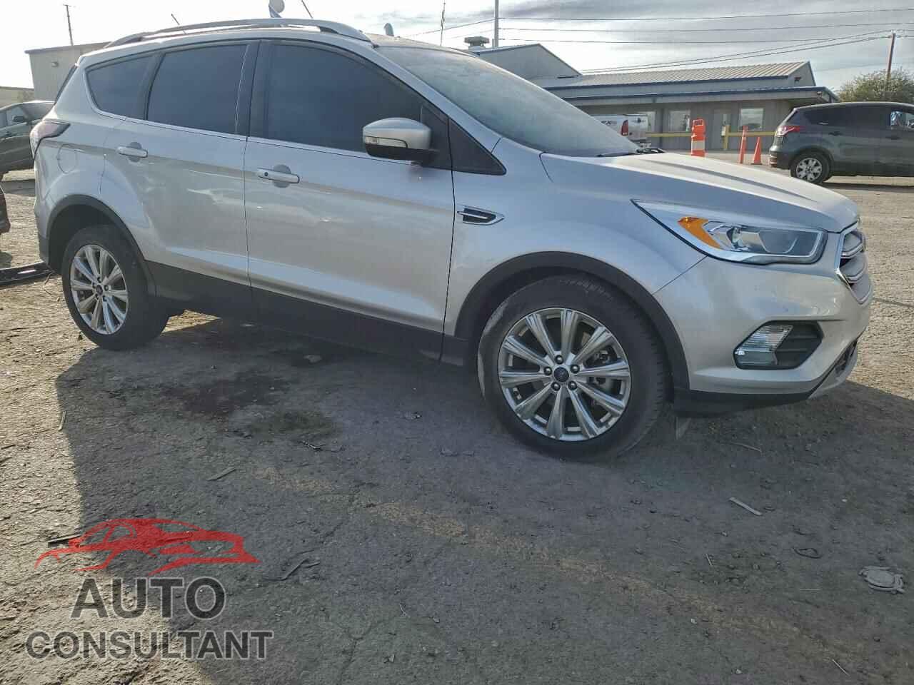 FORD ESCAPE 2017 - 1FMCU0J97HUD42706