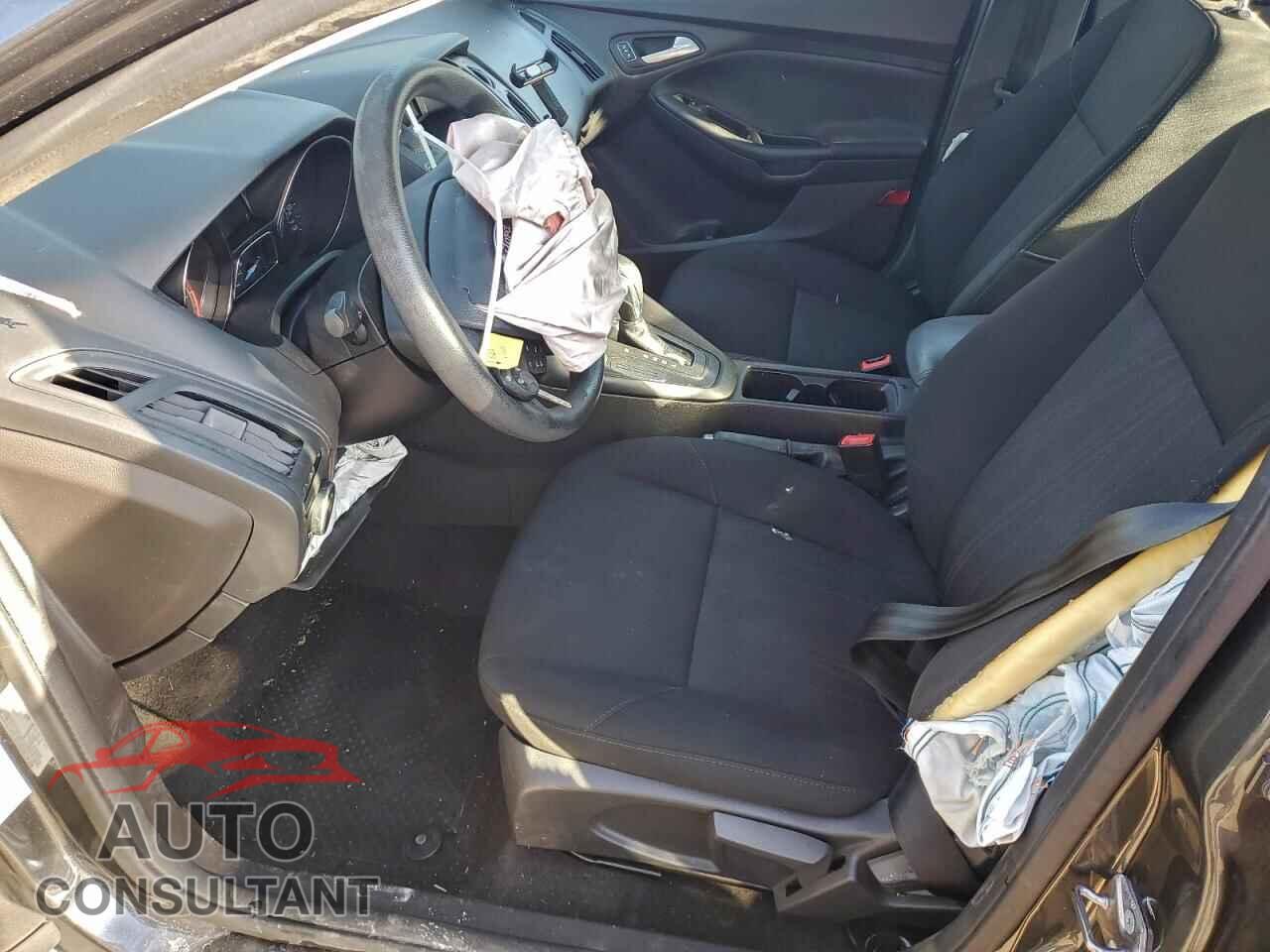 FORD FOCUS 2017 - 1FADP3F23HL316399