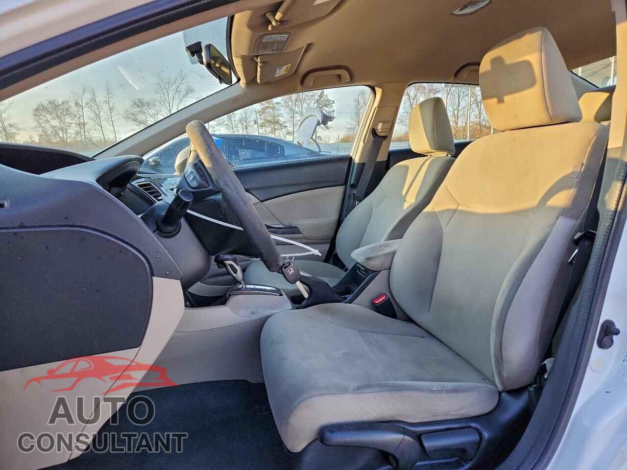 HONDA CIVIC 2013 - 2HGFB2F57DH560846