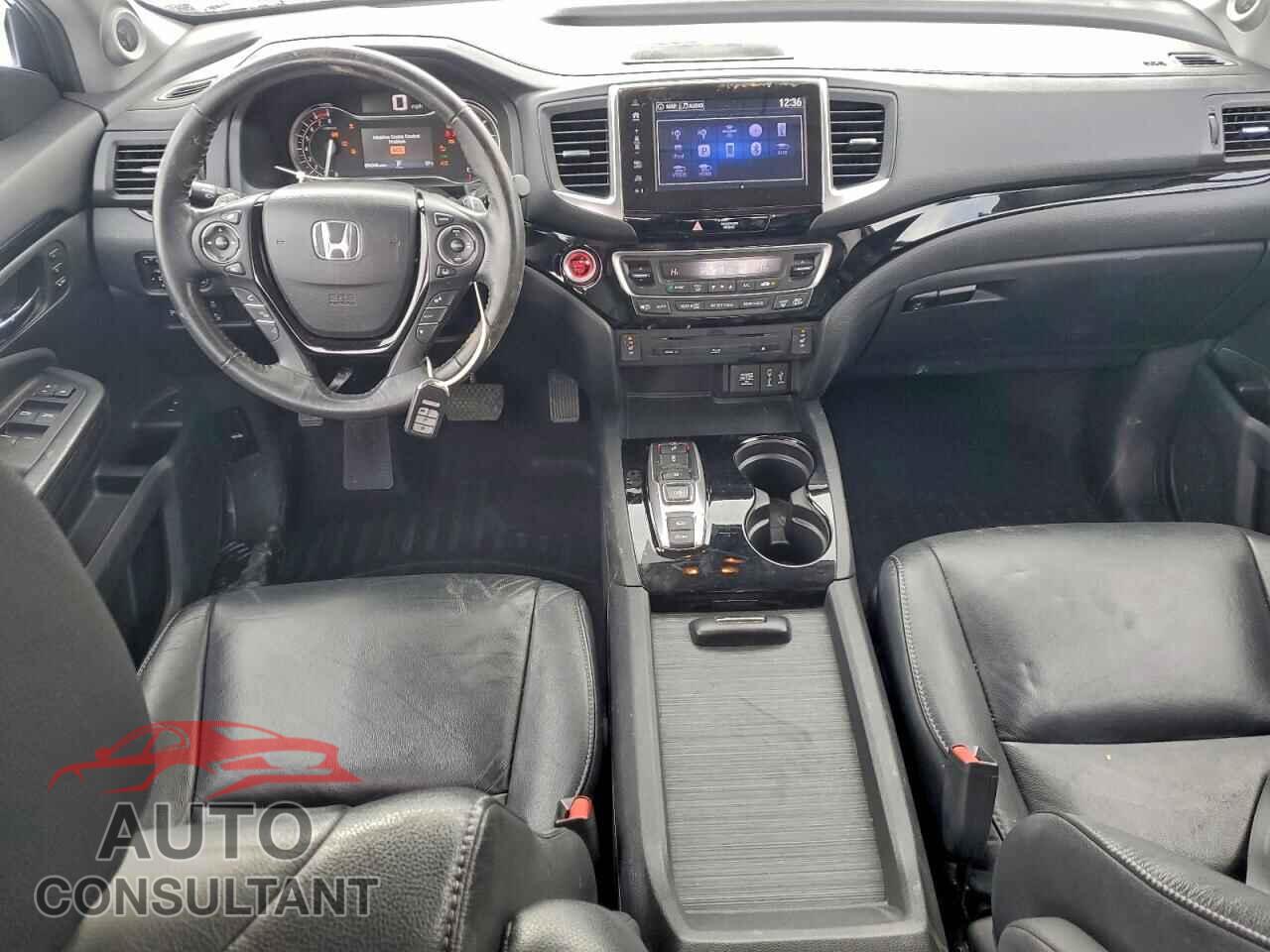 HONDA PILOT 2017 - 5FNYF6H98HB021070