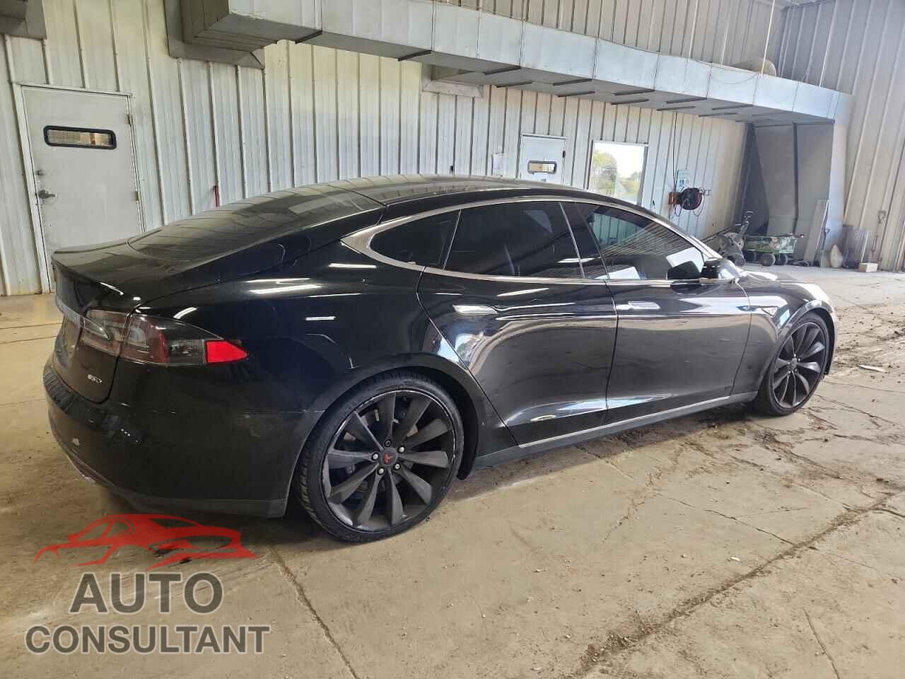 TESLA MODEL S 2015 - 5YJSA4H28FF094593