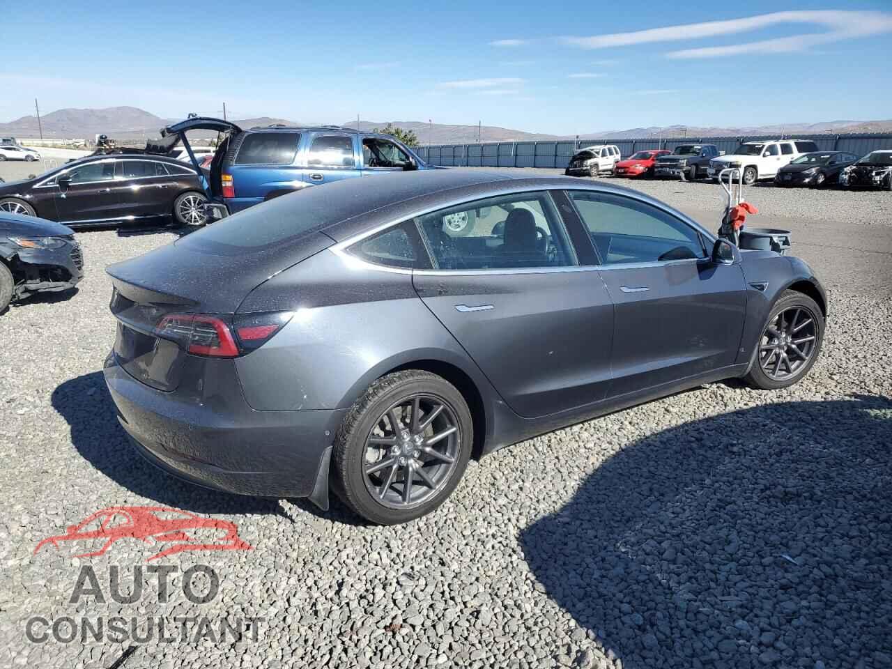 TESLA MODEL 3 2018 - 5YJ3E1EB1JF066526