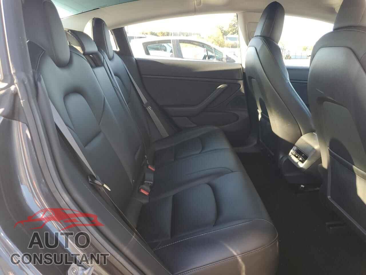 TESLA MODEL 3 2018 - 5YJ3E1EA2JF059303