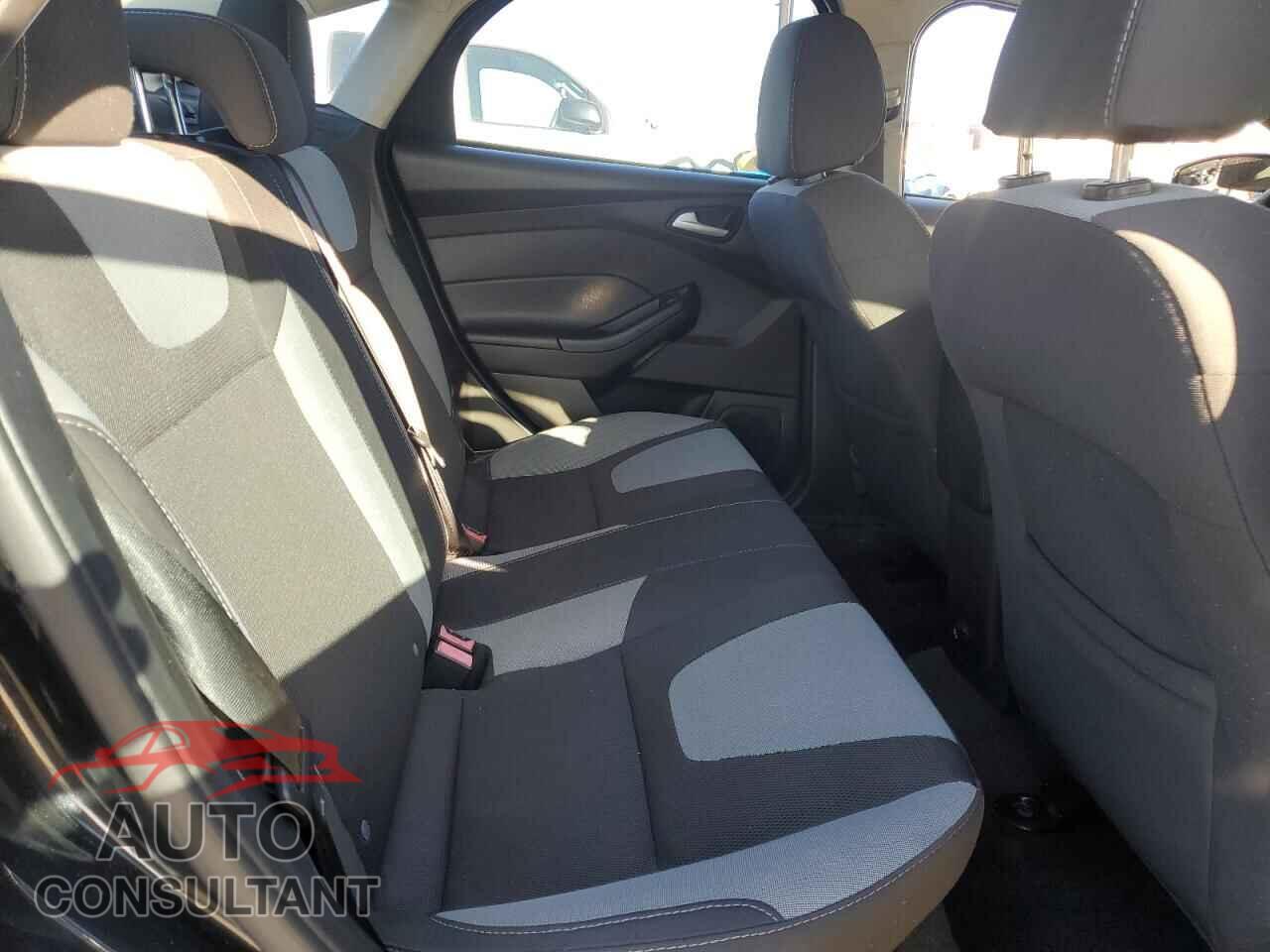 FORD FOCUS 2014 - 1FADP3F23EL321453
