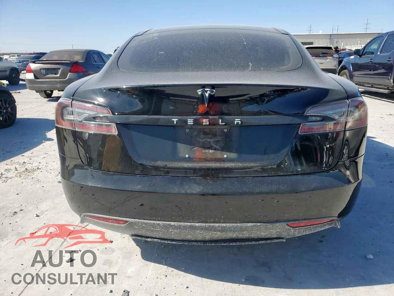 TESLA MODEL S 2014 - 5YJSA1H18EFP29137