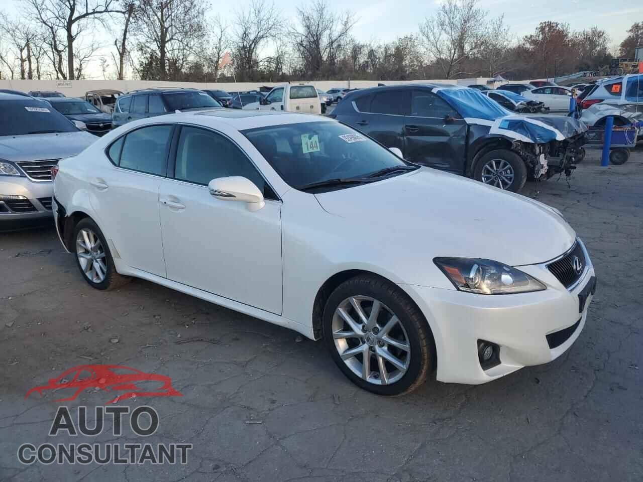 LEXUS IS 2011 - JTHCF5C29B5051216