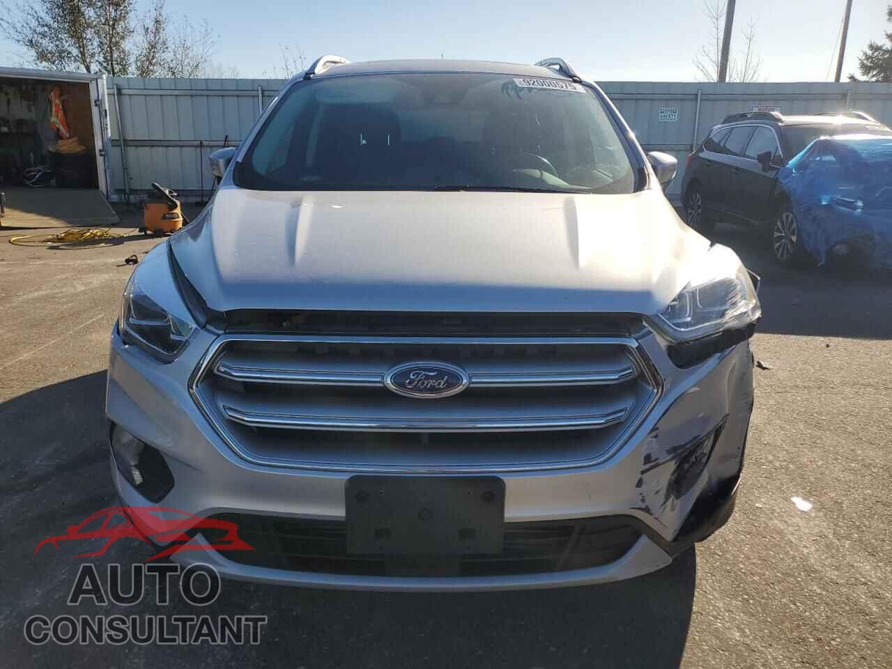 FORD ESCAPE 2017 - 1FMCU9J97HUE73199