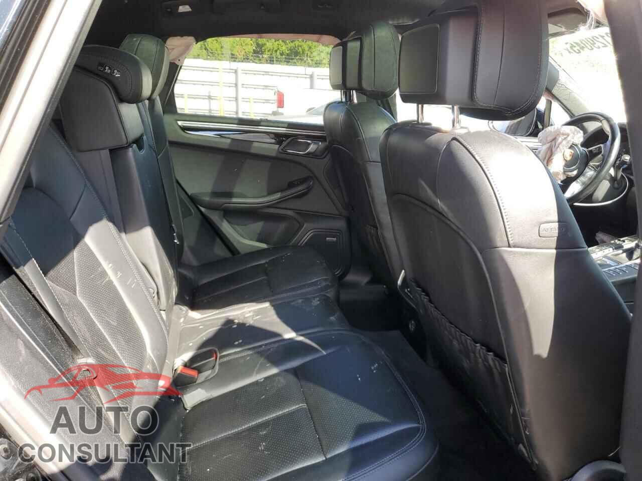 PORSCHE MACAN 2018 - WP1AA2A51JLB07337