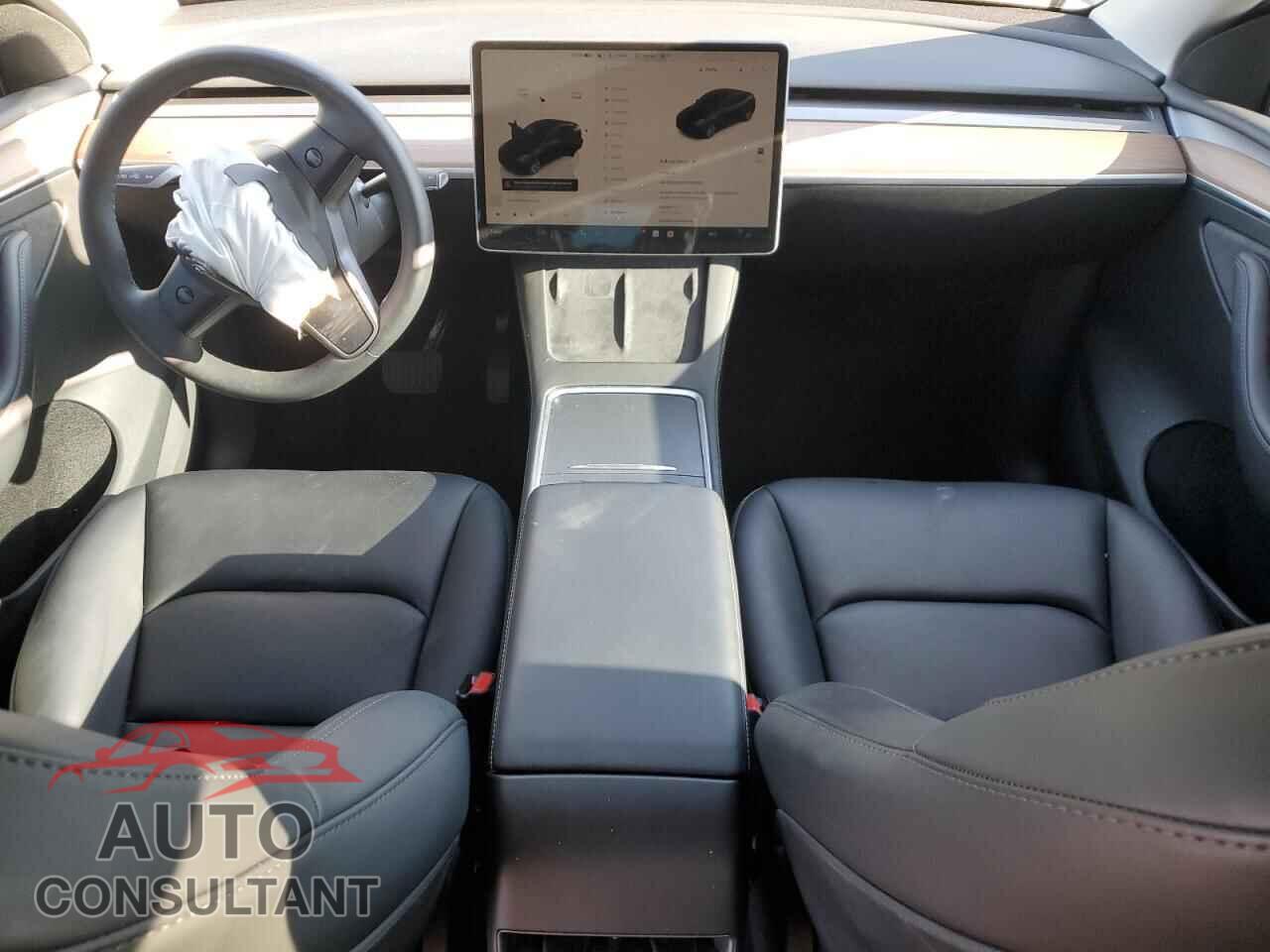 TESLA MODEL Y 2024 - 7SAYGDED2RF015540
