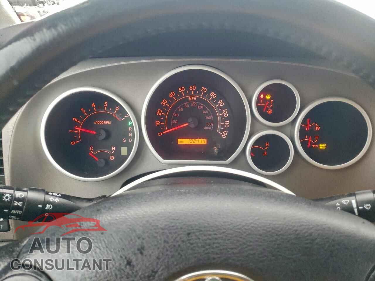 TOYOTA SEQUOIA 2011 - 5TDBY5G18BS049332