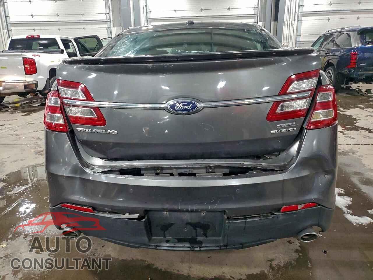 FORD TAURUS 2015 - 1FAHP2E83FG151493