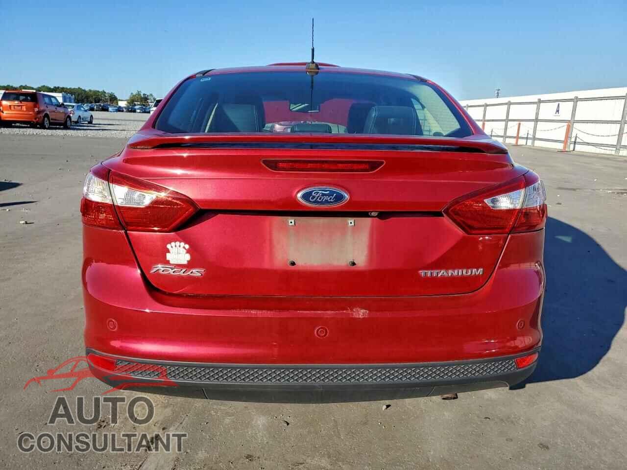 FORD FOCUS 2012 - 1FAHP3J23CL241768