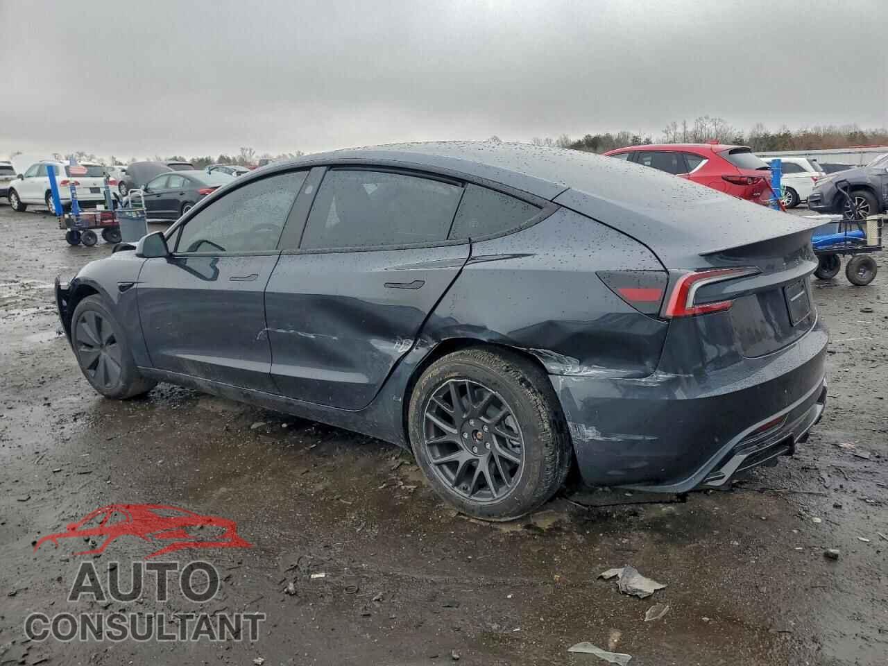 TESLA MODEL 3 2025 - 5YJ3E1EA8SF043754