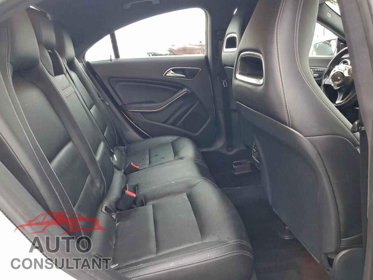 MERCEDES-BENZ CLA-CLASS 2019 - WDDSJ4EB5KN704813