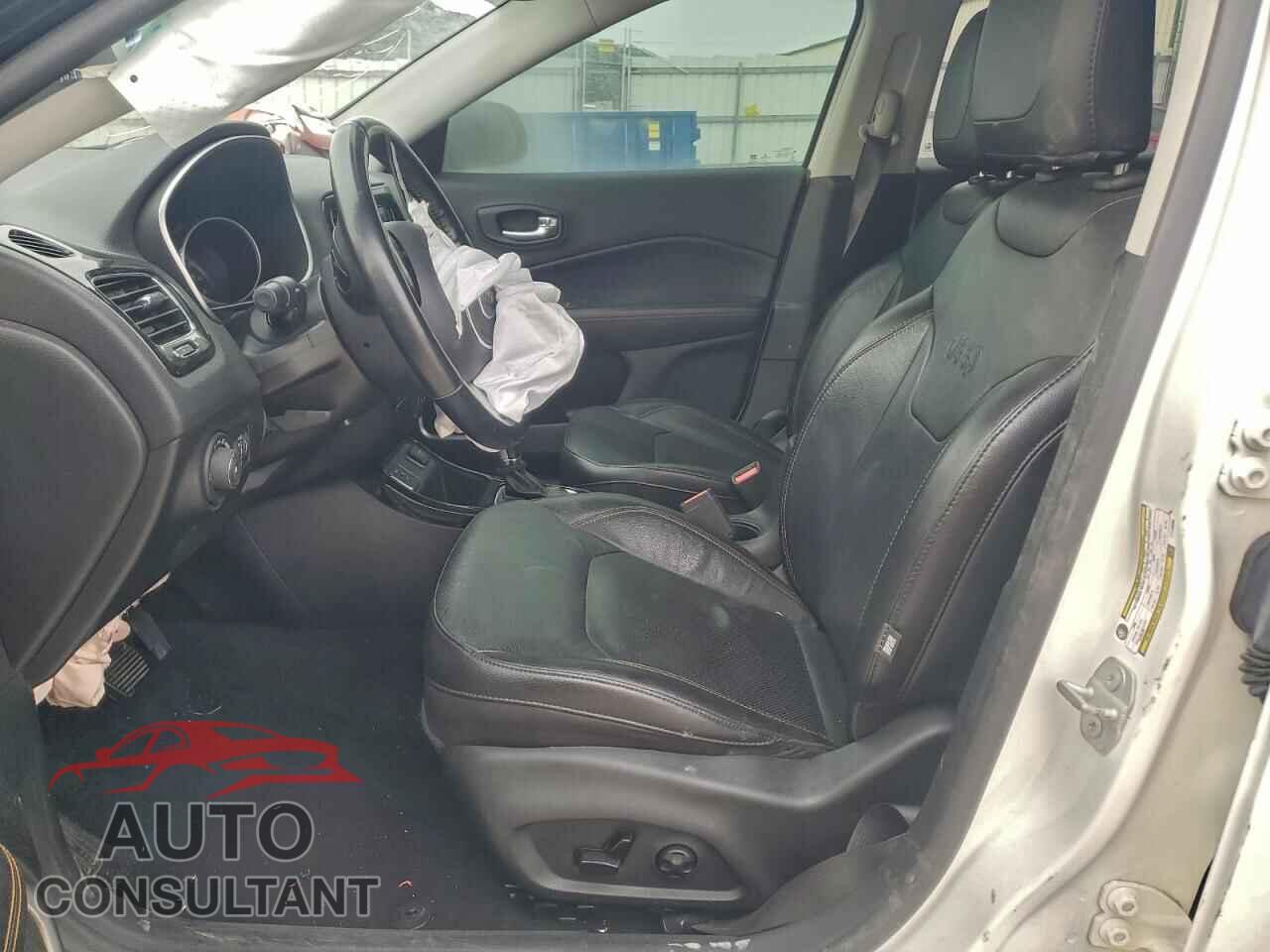 JEEP COMPASS 2020 - 3C4NJCCB9LT110280