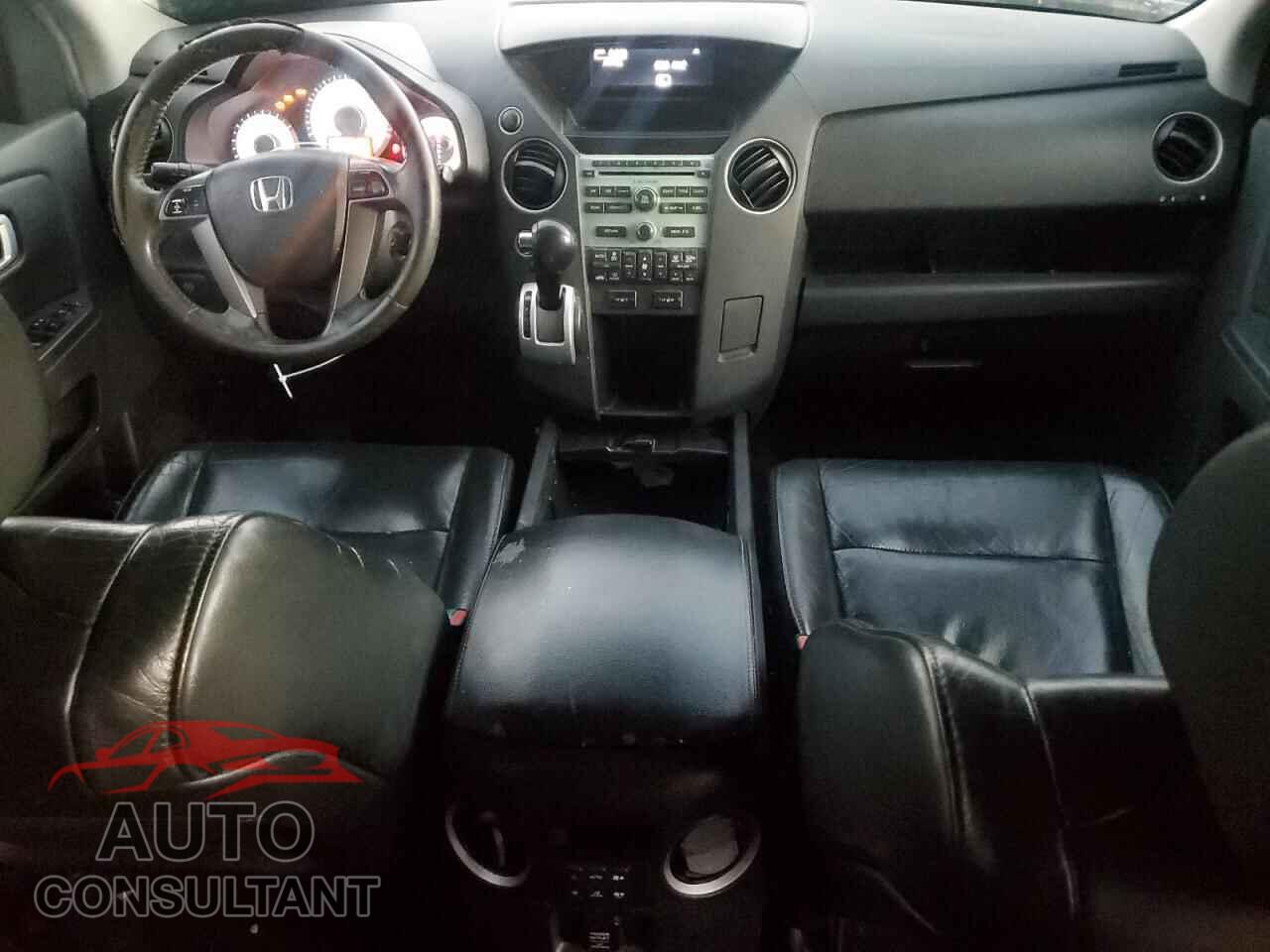 HONDA PILOT 2011 - 5FNYF4H50BB034260