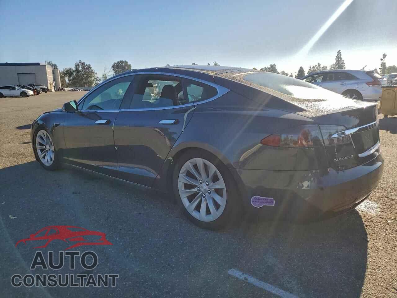 TESLA MODEL S 2018 - 5YJSA1E23JF261860