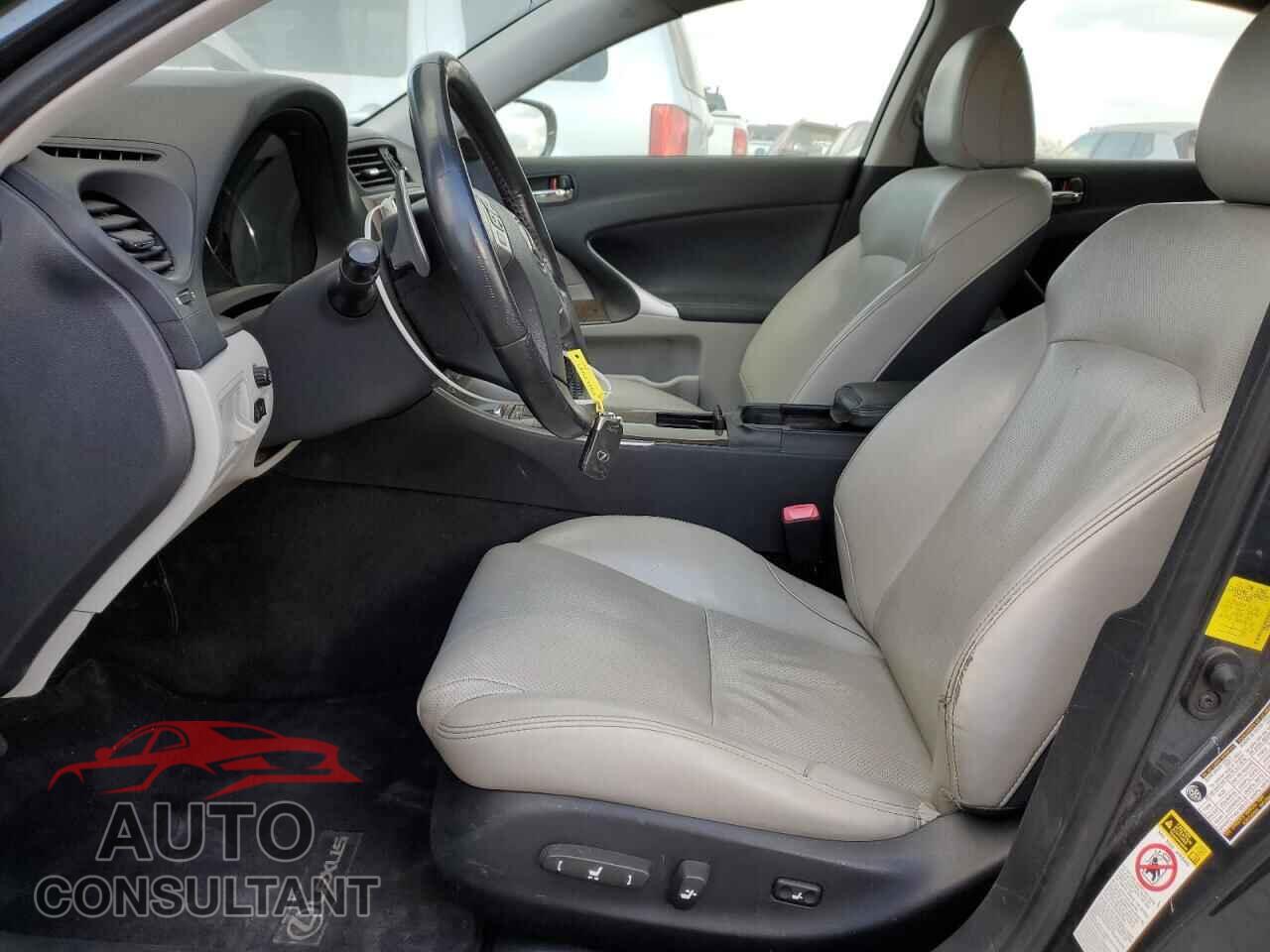 LEXUS IS 2011 - JTHBF5C21B5155033