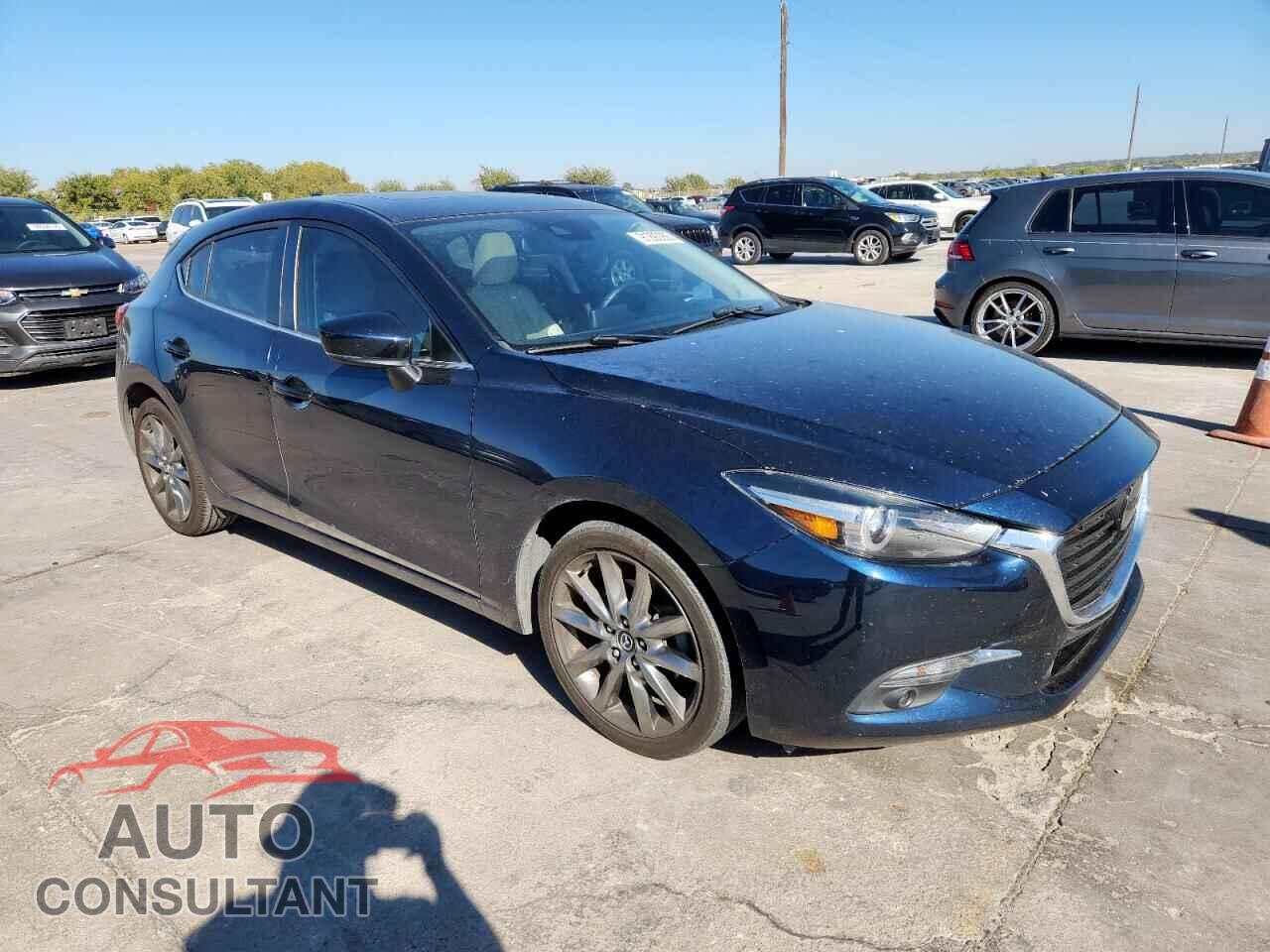 MAZDA 3 2018 - 3MZBN1M36JM256627