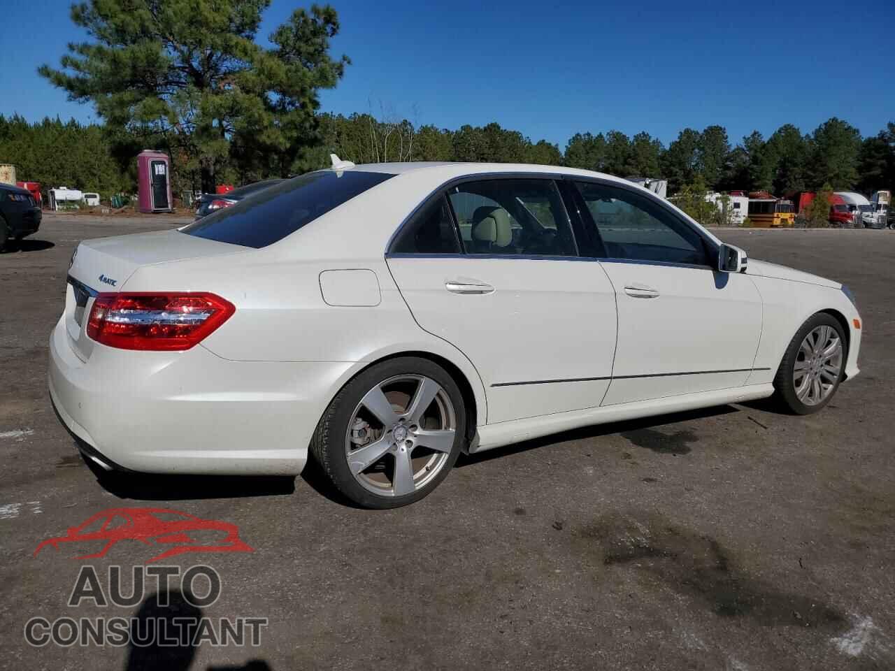 MERCEDES-BENZ E-CLASS 2011 - WDDHF8HB4BA493836