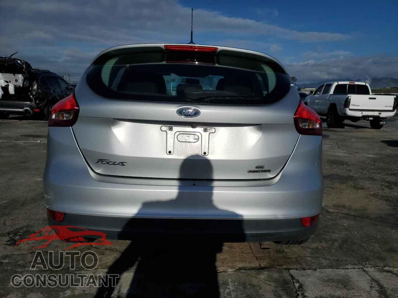 FORD FOCUS 2016 - 1FADP3K27GL259175