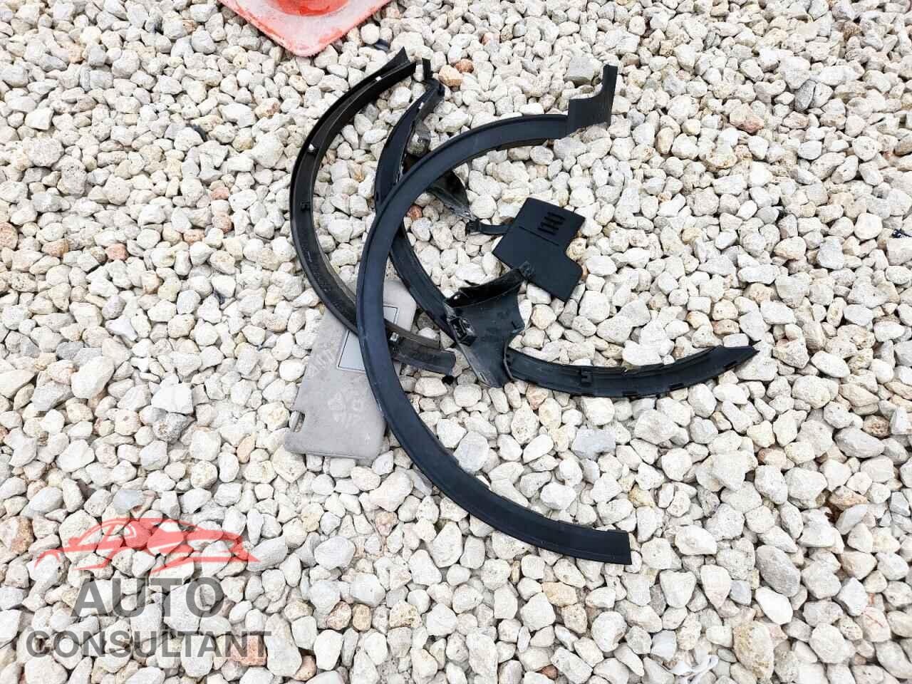 FORD ESCAPE 2020 - 1FMCU0H69LUA32108