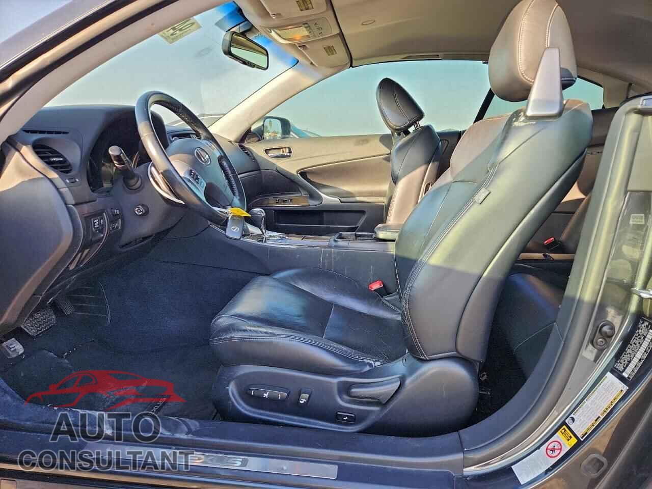 LEXUS IS 2011 - JTHFF2C24B2517230