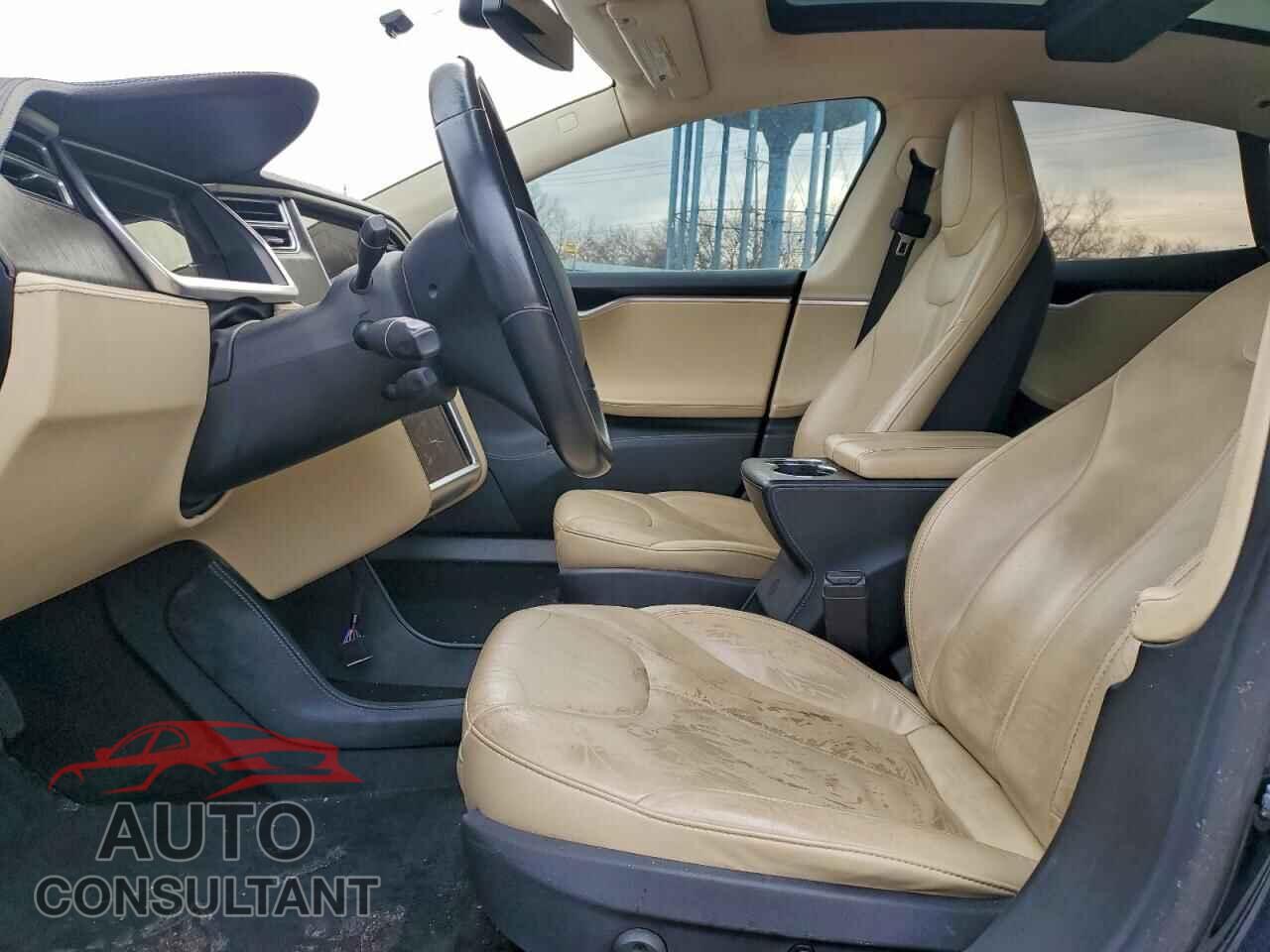 TESLA MODEL S 2013 - 5YJSA1CG8DFP23610