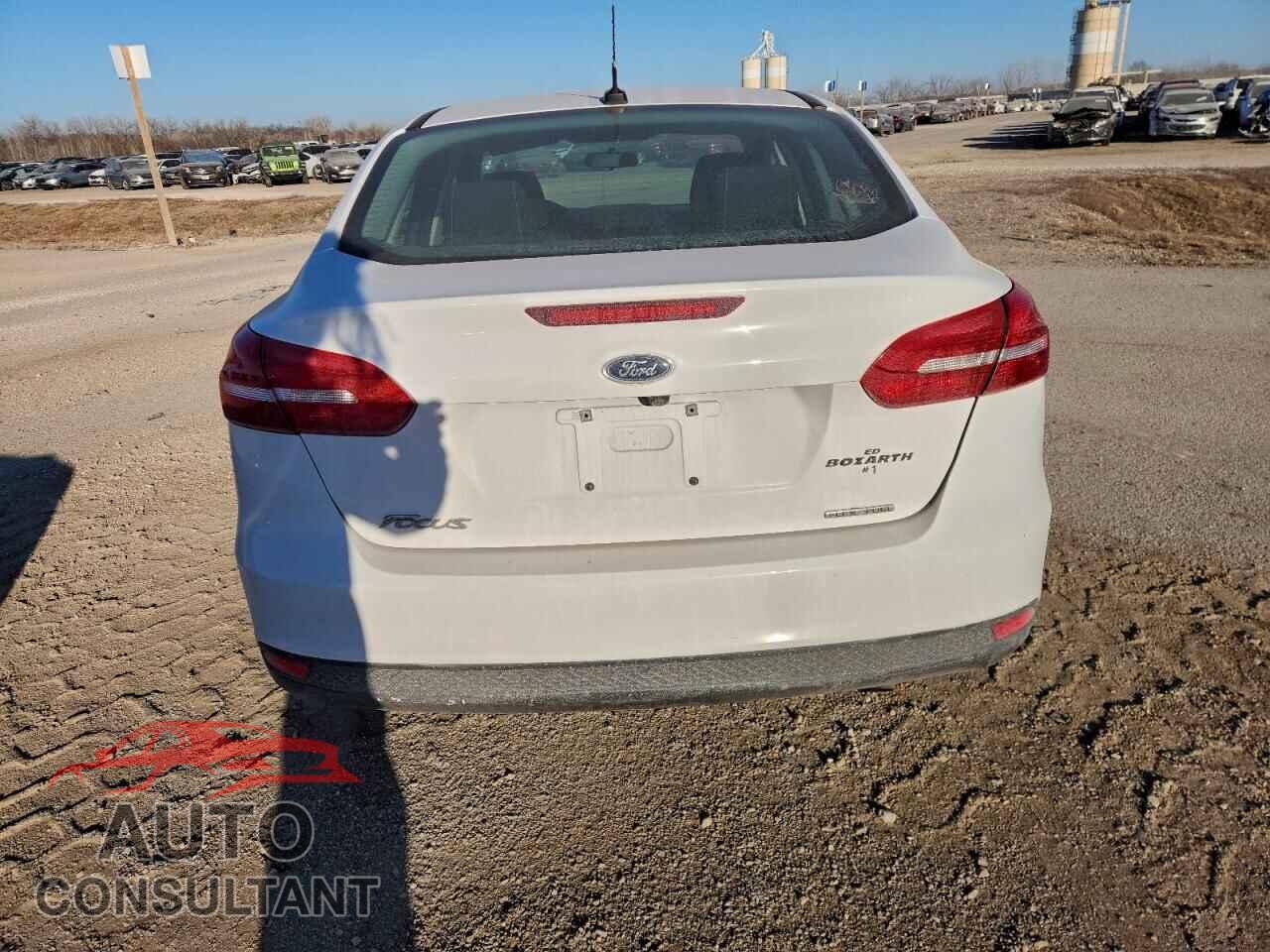FORD FOCUS 2016 - 1FADP3E24GL264555